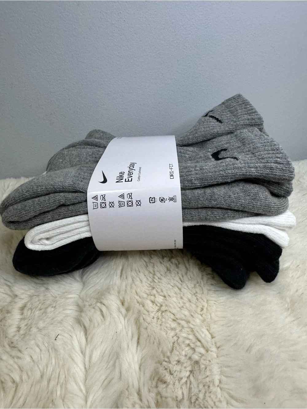 Nike Large Everyday Socks- 6 pair